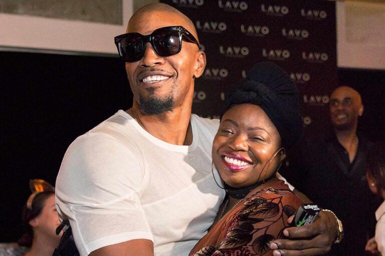 Jamie Foxx says he ‘would not be right here’ with out his ‘courageous’ sister Deidra: ‘I like you ceaselessly’