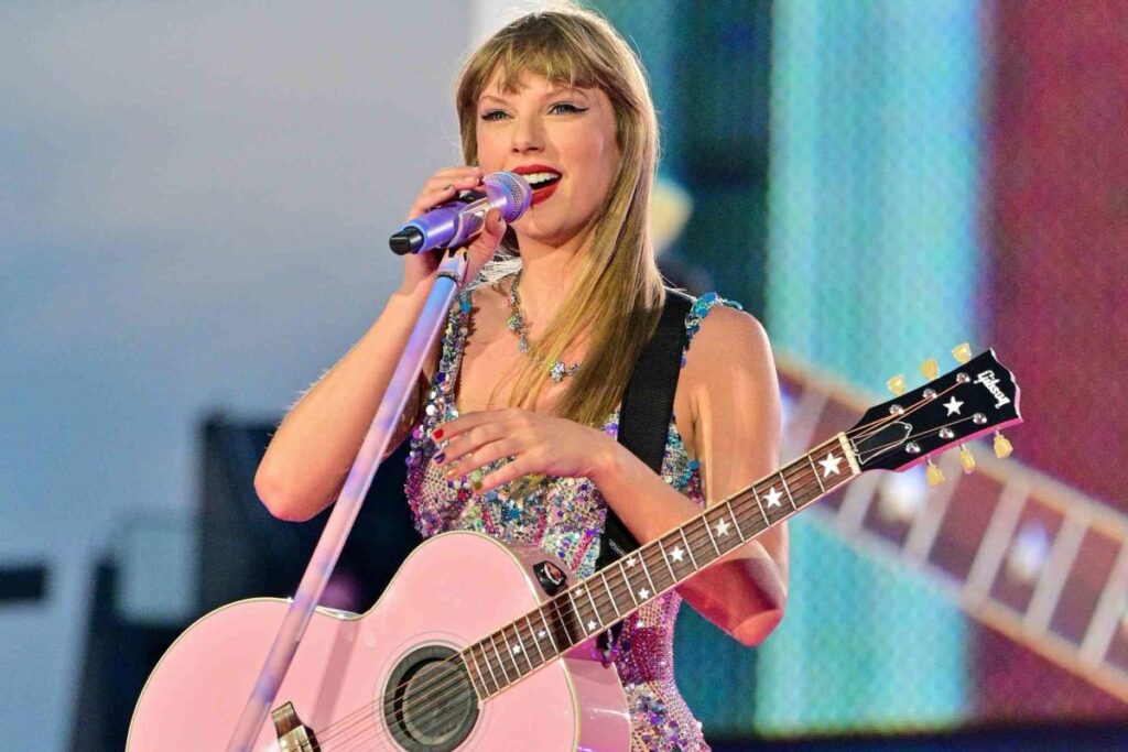 Taylor Swift gives out over $55 million in bonuses to everyone who works on a massive IRA round