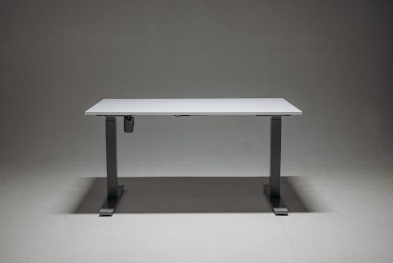 How Standing Desks Improve Health and Reduce Sedentary Habits